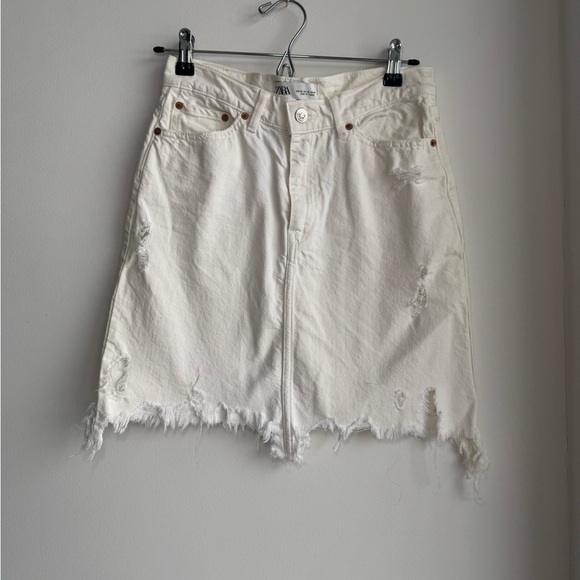 Zara Dresses & Skirts - Zara Off-White Distressed Denim Skirt